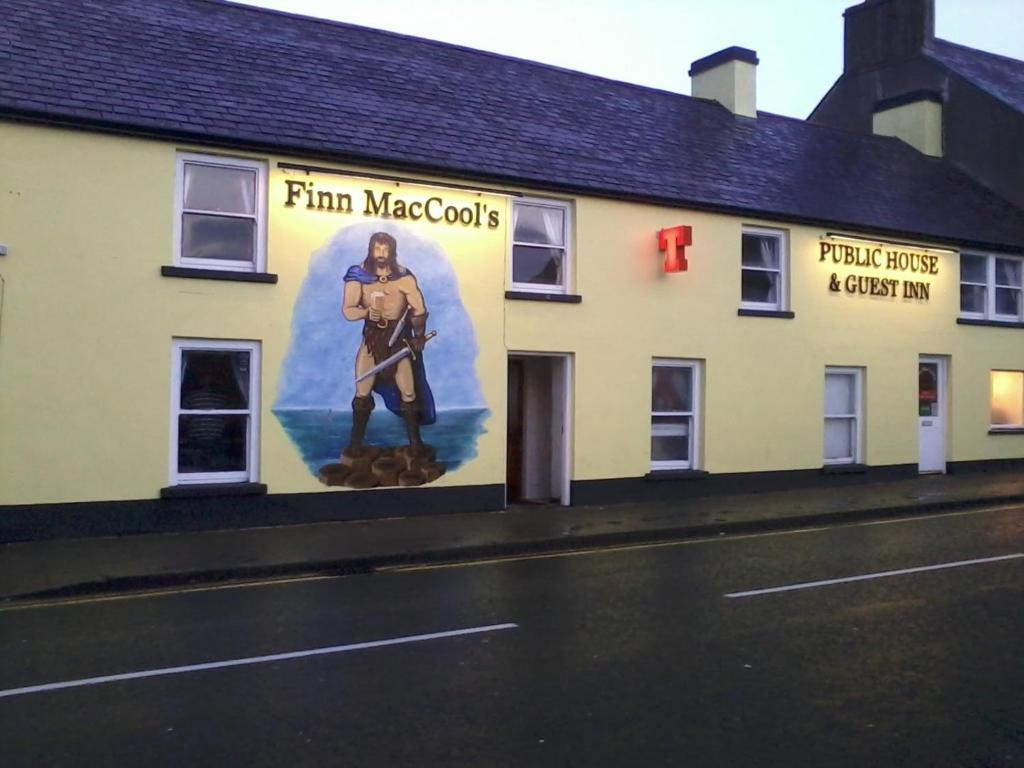 Finn Maccools Public House & Guest Inn Bushmills Eksteriør bilde